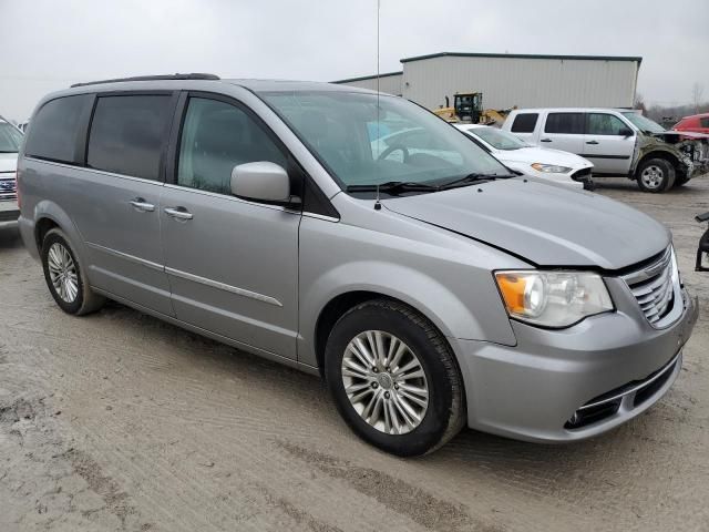 2015 Chrysler Town & Country Touring L