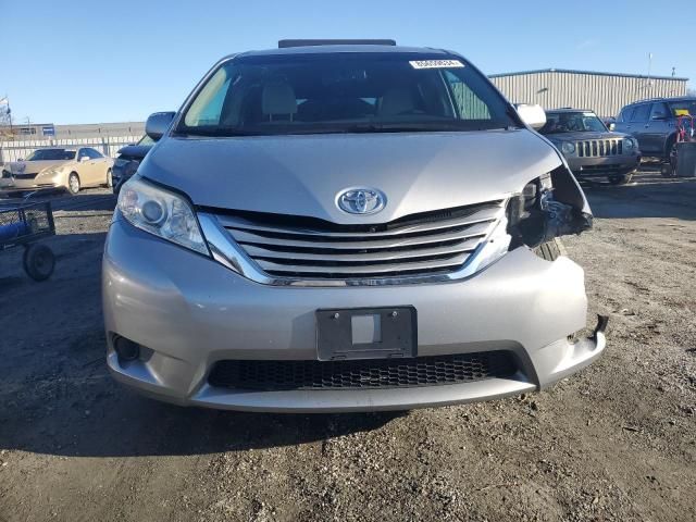 2015 Toyota Sienna LE