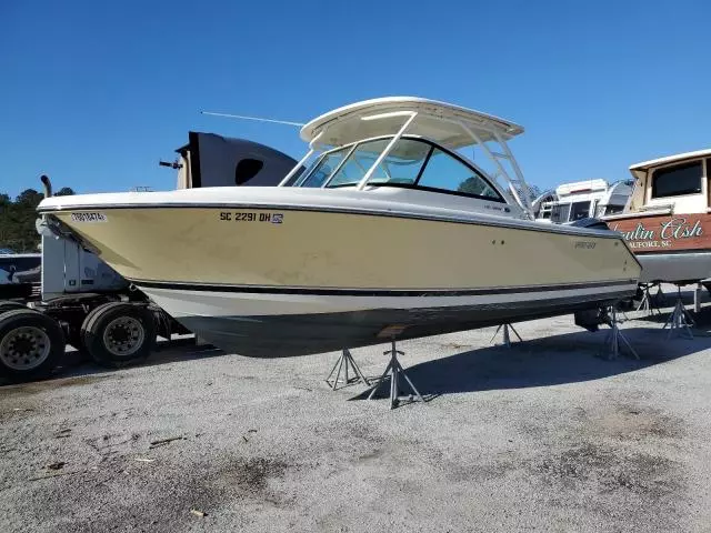 2014 Pursuit Boat