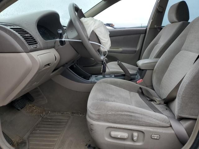 2004 Toyota Camry LE