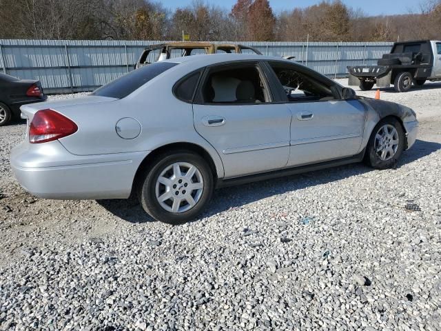 2005 Ford Taurus SE