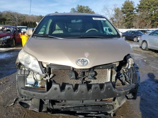 2011 Toyota Sienna XLE