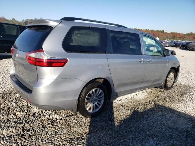 2016 Toyota Sienna XLE