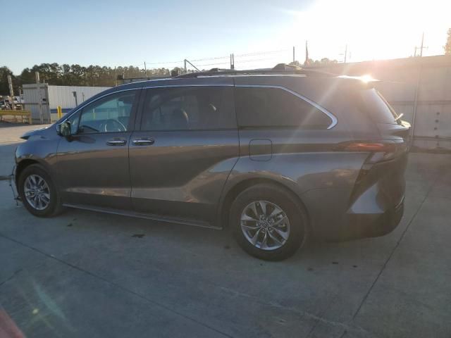 2022 Toyota Sienna XLE