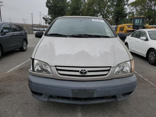 2002 Toyota Sienna LE