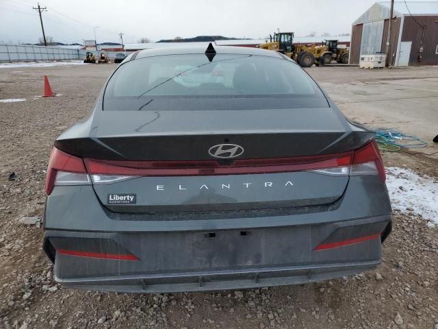 2024 Hyundai Elantra SE