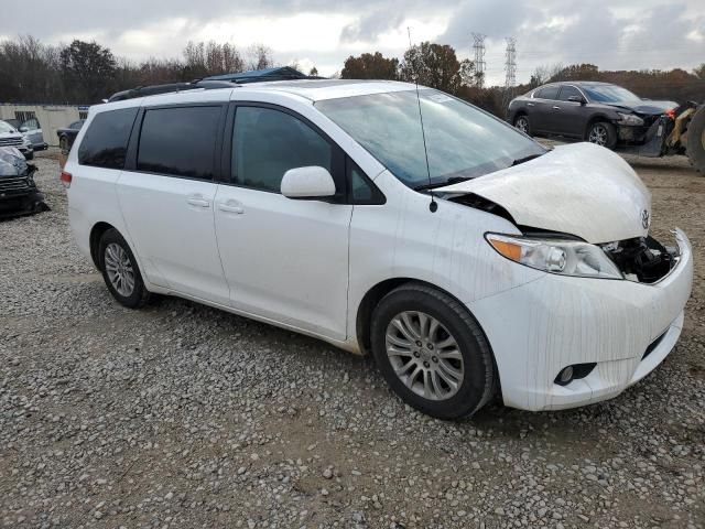 2012 Toyota Sienna XLE