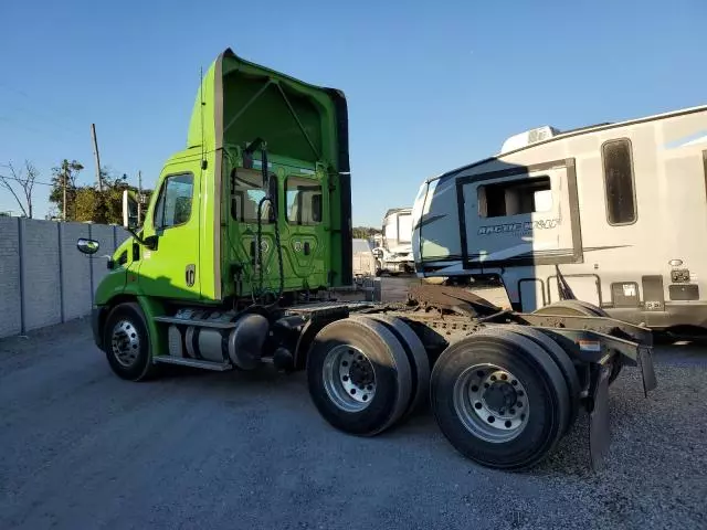 2019 Freightliner Cascadia 113