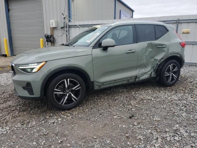 2023 Volvo XC40 Core