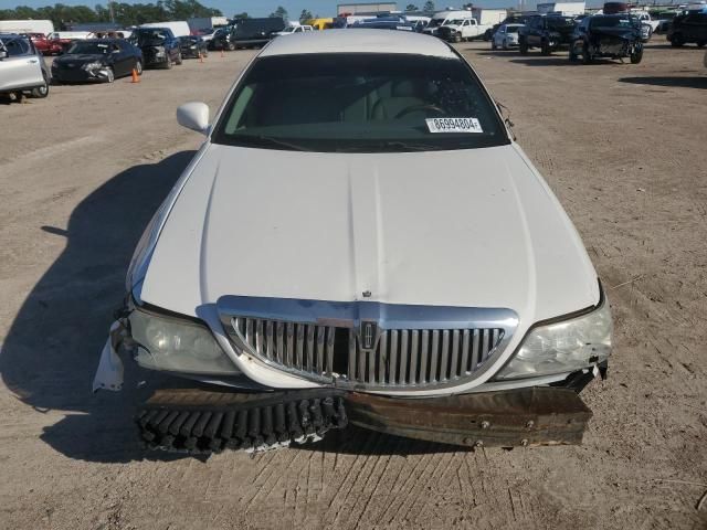 2010 Lincoln Town Car Signature Limited