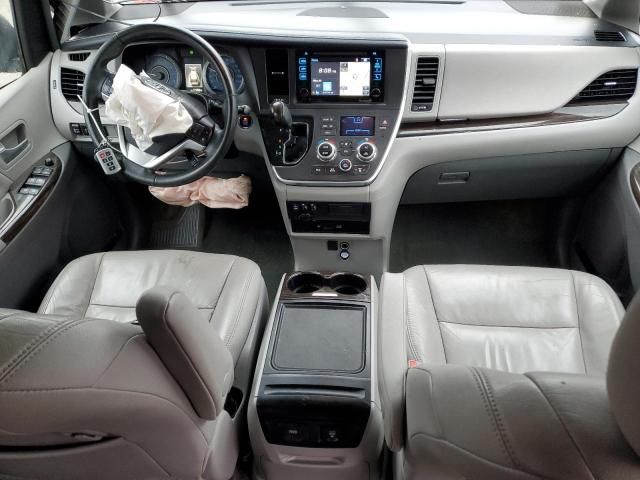 2017 Toyota Sienna XLE