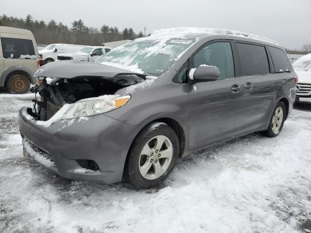 2017 Toyota Sienna LE