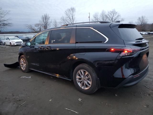 2023 Toyota Sienna LE