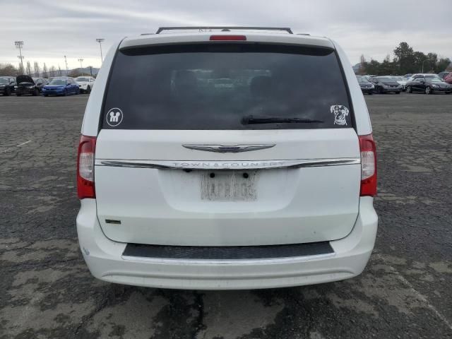 2014 Chrysler Town & Country Touring