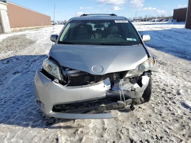 2014 Toyota Sienna XLE