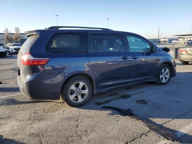 2020 Toyota Sienna LE