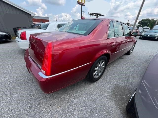 2011 Cadillac DTS Luxury Collection