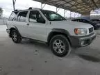 2000 Nissan Pathfinder LE