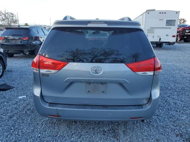 2013 Toyota Sienna XLE