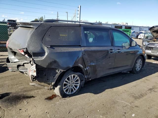 2016 Toyota Sienna XLE