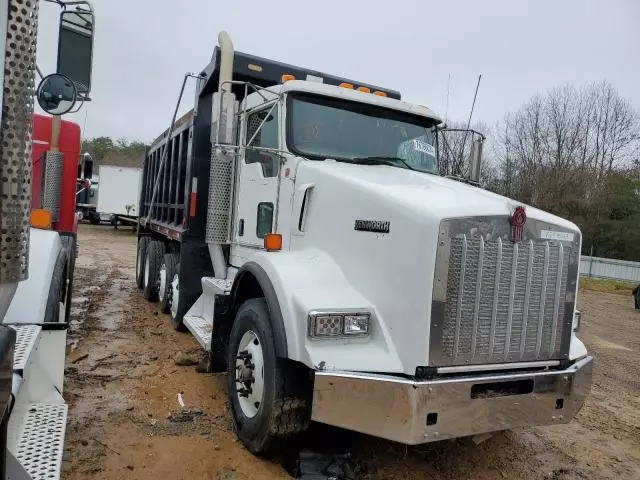 2014 Kenworth Construction T800