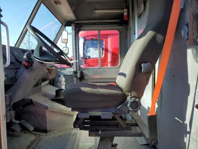 2009 Freightliner Chassis M Line WALK-IN Van