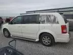 2010 Chrysler Town & Country LX