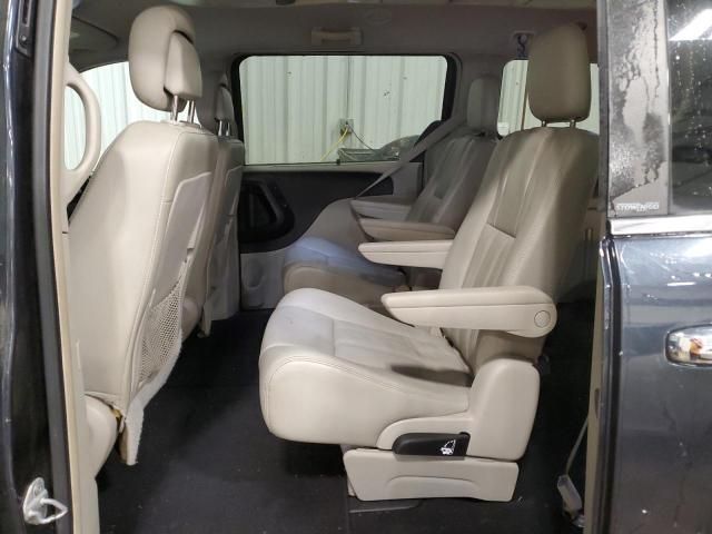 2013 Chrysler Town & Country Touring L