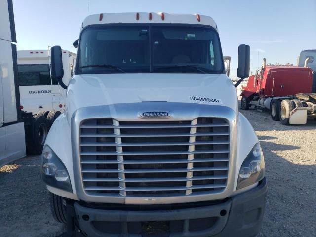 2016 Freightliner Cascadia 113