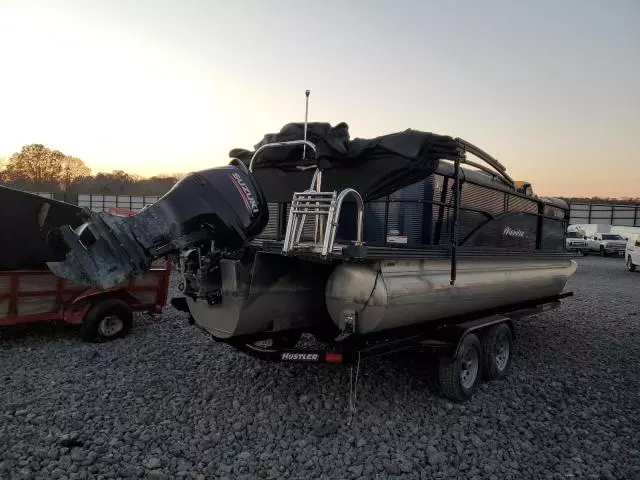 2020 Boat Pontoon