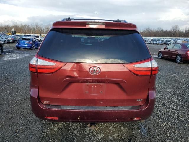 2016 Toyota Sienna XLE