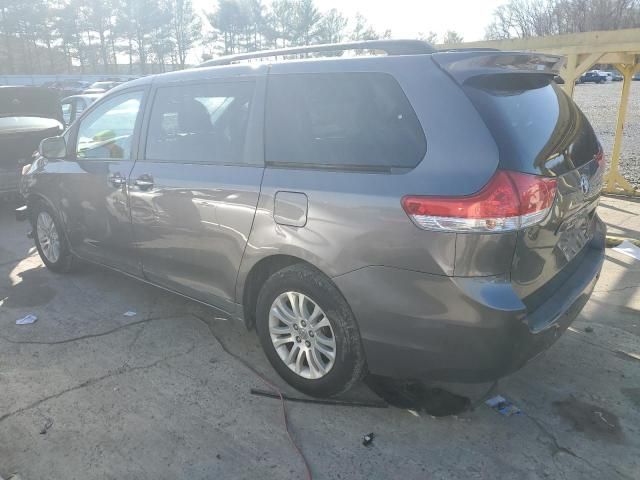 2014 Toyota Sienna XLE