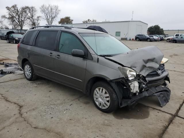 2005 Toyota Sienna CE