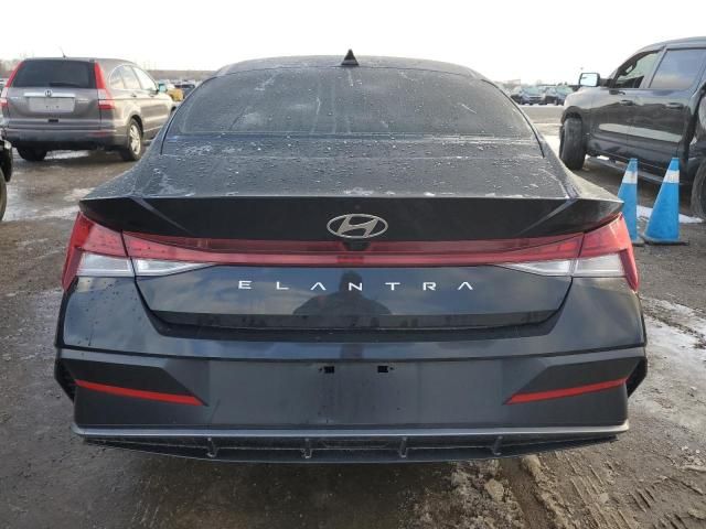 2024 Hyundai Elantra Luxury