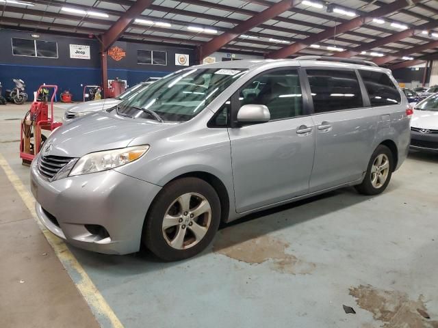 2013 Toyota Sienna LE