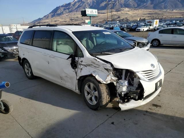 2015 Toyota Sienna LE