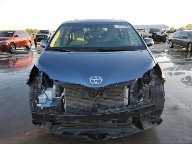 2017 Toyota Sienna LE