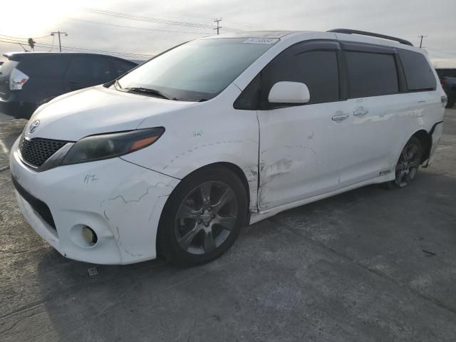 2015 Toyota Sienna Sport