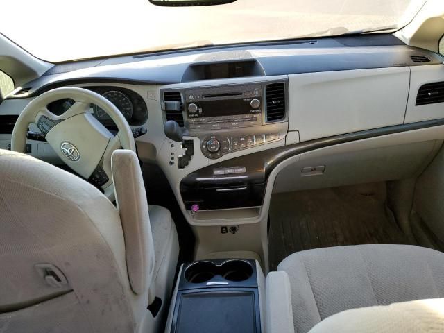 2014 Toyota Sienna LE