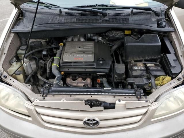 2001 Toyota Sienna LE