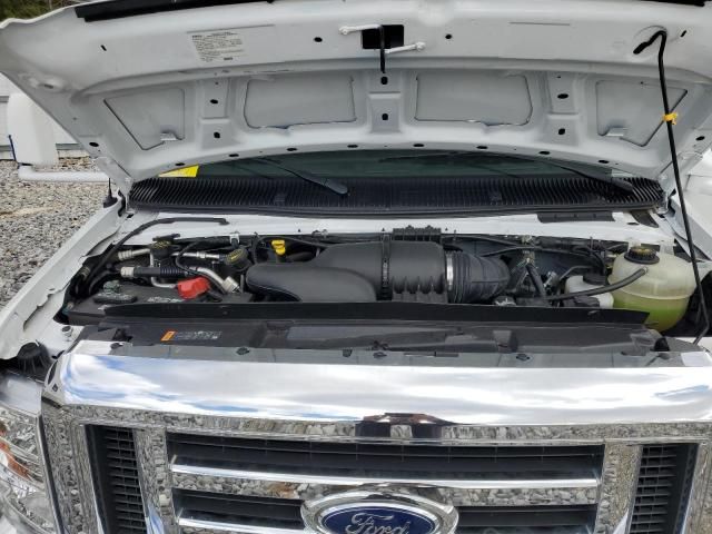 2019 Ford Econoline E350 Super Duty Cutaway Van