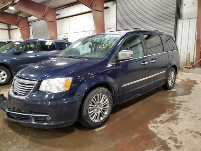 2013 Chrysler Town & Country Touring L