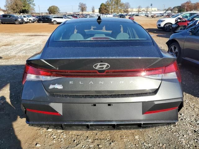 2024 Hyundai Elantra SE