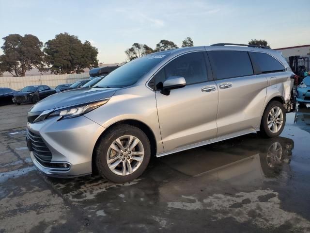 2022 Toyota Sienna XLE