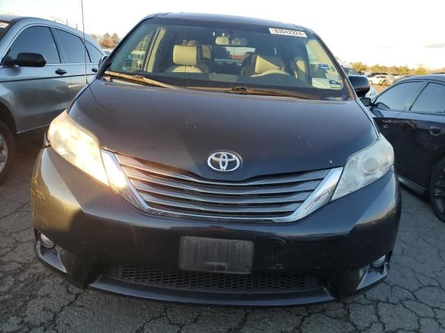 2013 Toyota Sienna XLE