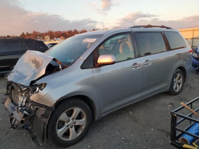 2014 Toyota Sienna LE