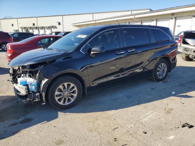 2021 Toyota Sienna XLE