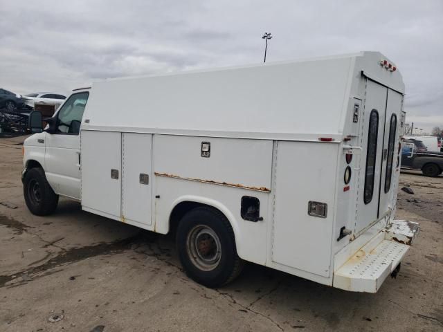 2004 Ford Econoline E350 Super Duty Cutaway Van