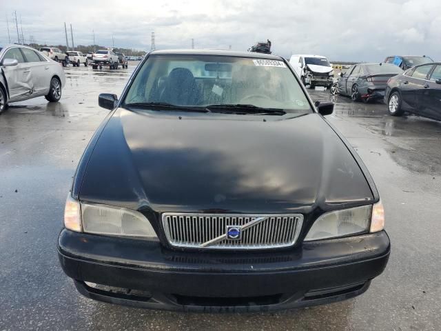 2000 Volvo S70 Base