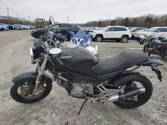 2002 Ducati Monster 750